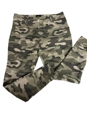 Women’s  Camo Stretch Jeans - Olive Green Camouflage XL